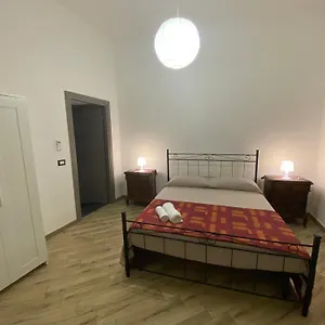 Affittacamere Casa Di Salvo Aeroporto di Catania Fontana Rossa